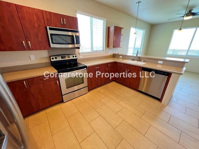 Building Photo - 92-637-637 Welo St