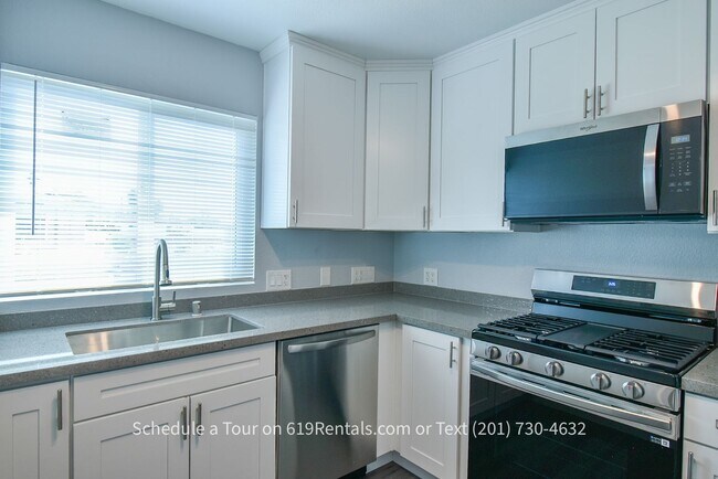 Building Photo - Remodeled 1 Bedroom, 1 Bath Apartment