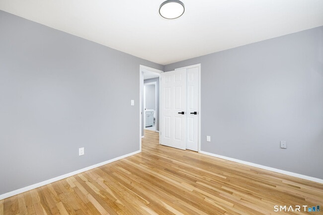 Building Photo - 555 Graham Rd