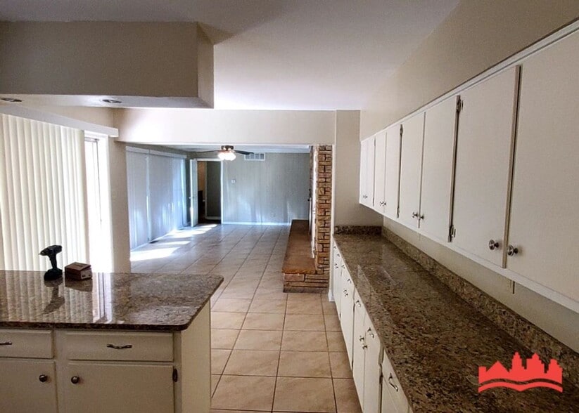 Building Photo - 1251 Singing Trees Dr