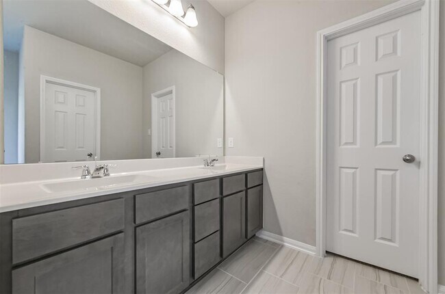 Building Photo - 3346 Etring Ln