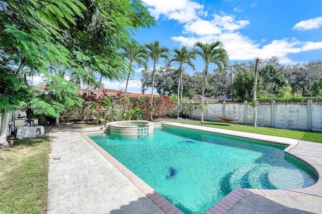 Building Photo - 5781 SW 25th St