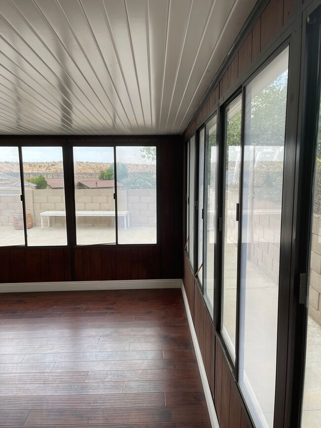 Building Photo - SPRING VALLEY LAKE 3 BEDROOM