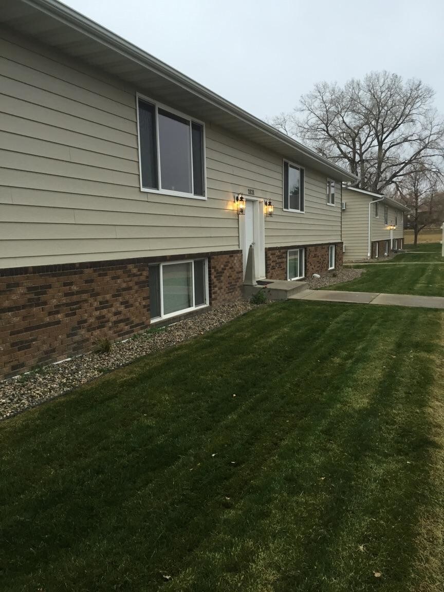 Building Photo - 2067 Sunflower Ln