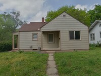 Building Photo - 3028 W Maple St