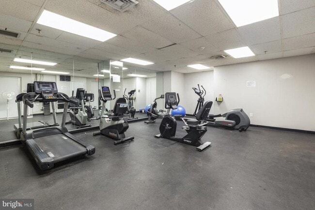 Building Photo - 1601 Spring Garden St