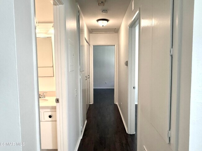 Building Photo - 1656 Orinda Ct