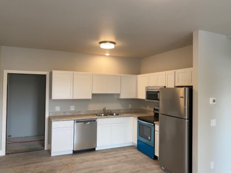 Building Photo - 3250 Rosebud Dr