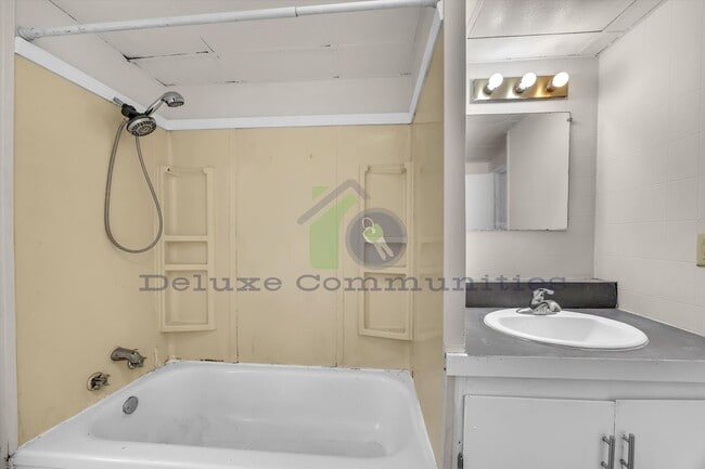 Building Photo - 1335 Hamilton Ave NW