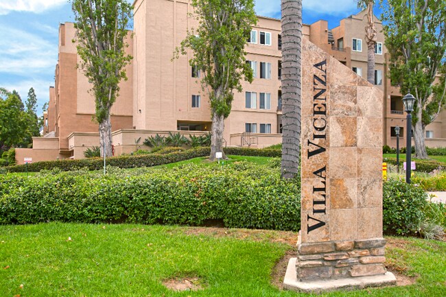 Building Photo - 3550 Lebon Dr