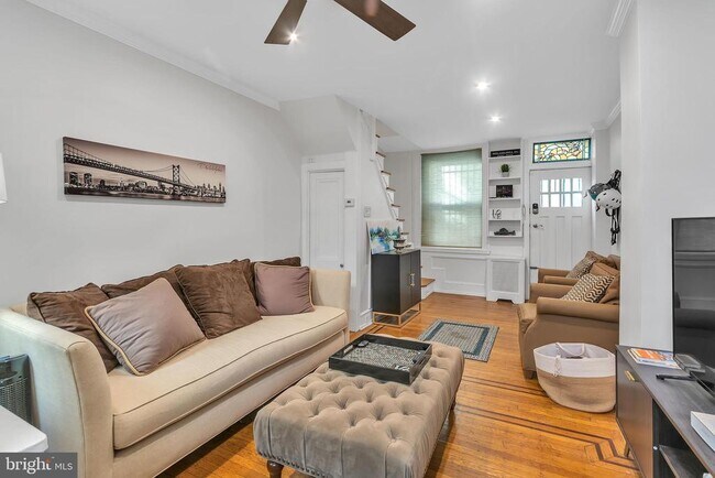 Primary Photo - 1830R32 Manning St