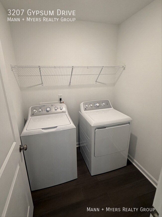 Building Photo - 3207 Gypsum Dr