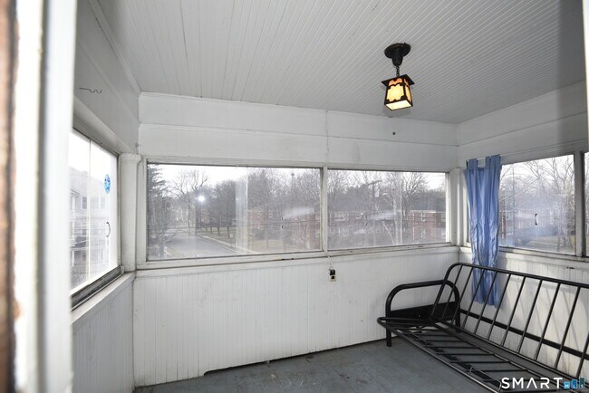 Building Photo - 214 N Quaker Ln
