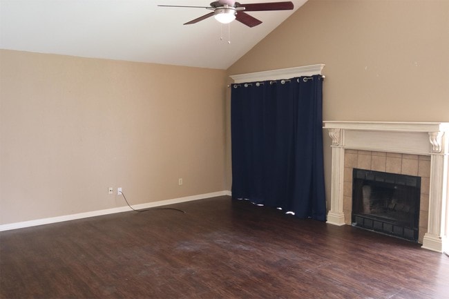 Building Photo - 5680 Brett Ln