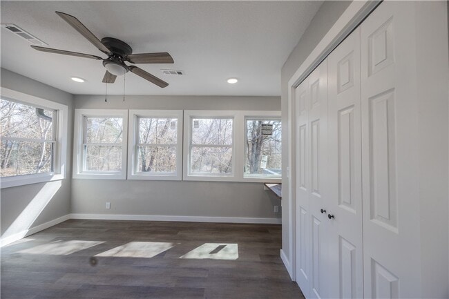 Building Photo - 17 Dillow Dr