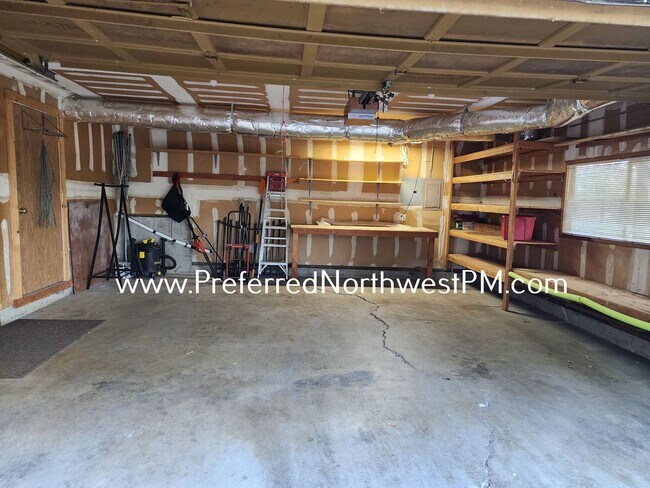 Building Photo - Beautiful 3 Bedroom Home in Southeast Eugene