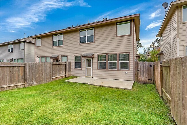 Building Photo - 251 Bloomhill Pl