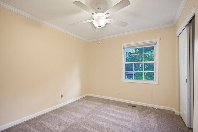 Building Photo - 948 Ficklen Rd