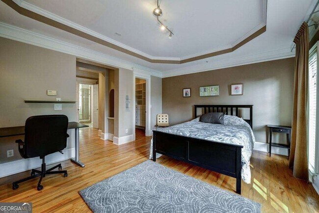 Building Photo - 834 Clifton Heights Ln NE