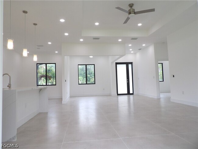 Building Photo - 174 Ocean Park Dr
