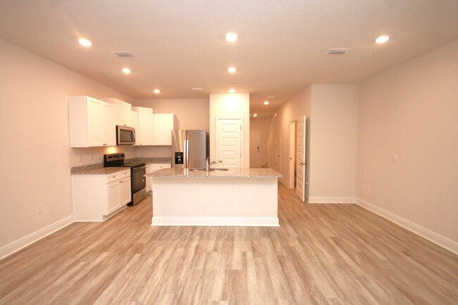 Building Photo - Move-In Specials! $500 Off + Military Disc...