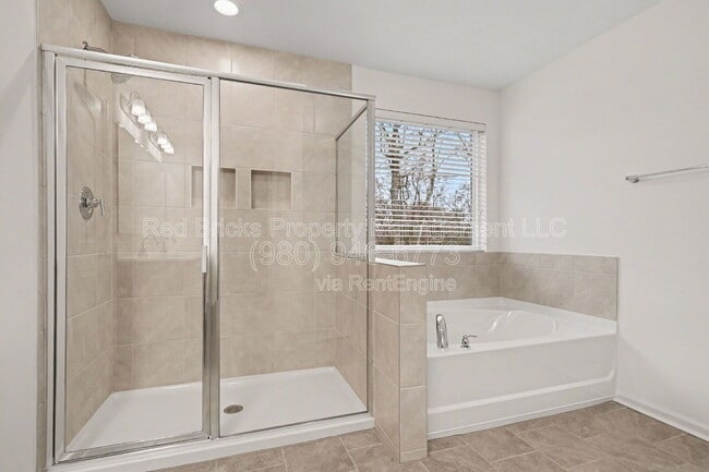 Building Photo - 162 Aspire Cir