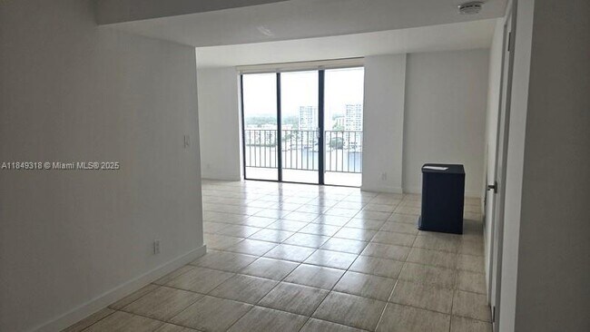 Building Photo - 18181 NE 31st Ct