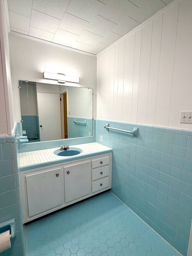 Building Photo - 43063 Black Bayou Rd