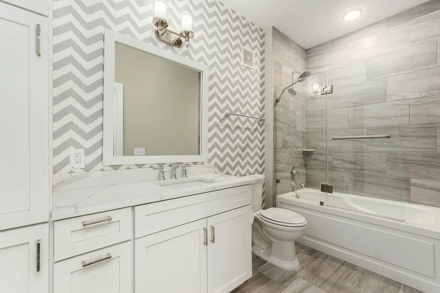 2nd Bath - 751 N 6th St