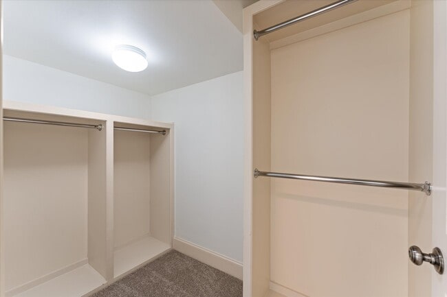 Building Photo - 36 Waterway Ct