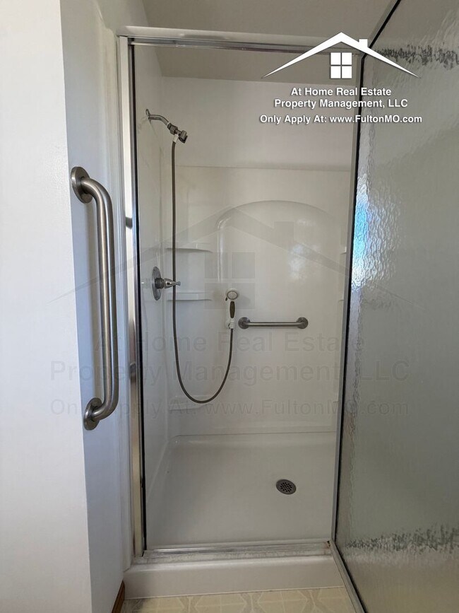 Building Photo - 1117-1119 Ashton Circle East