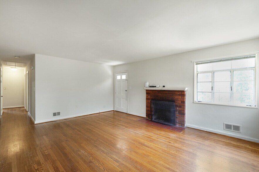 Building Photo - 5609 6th St S