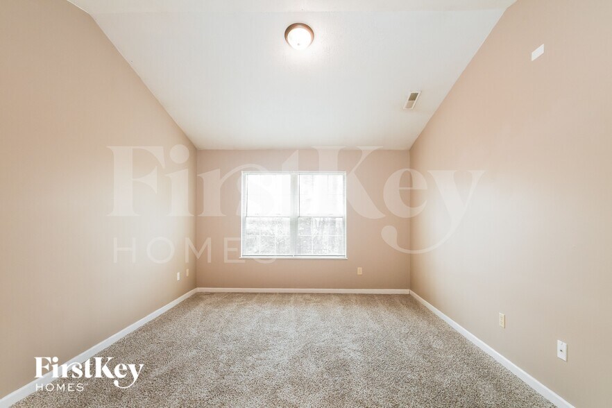 Building Photo - 3860 Planewood Dr