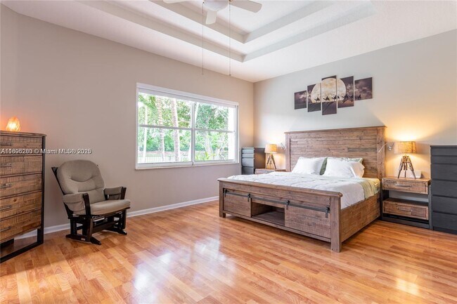 Building Photo - 3815 Oak Ridge Cir