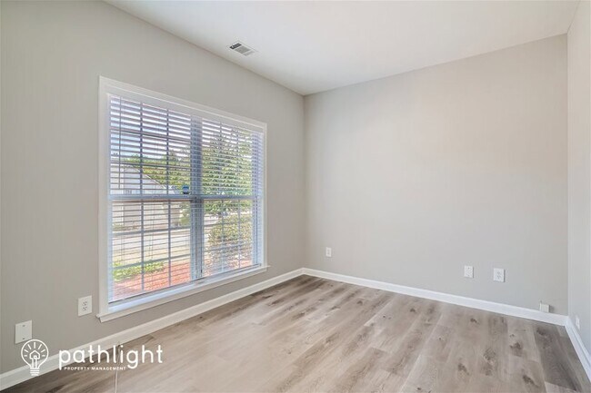 Building Photo - 435 Beckenham Walk Dr