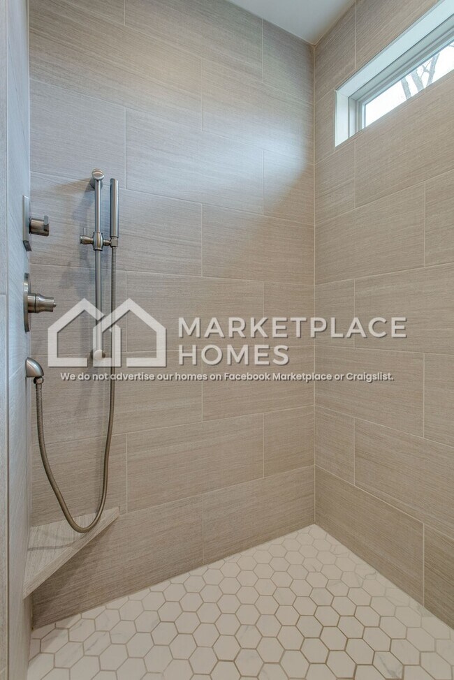 Building Photo - 2119 Herman St