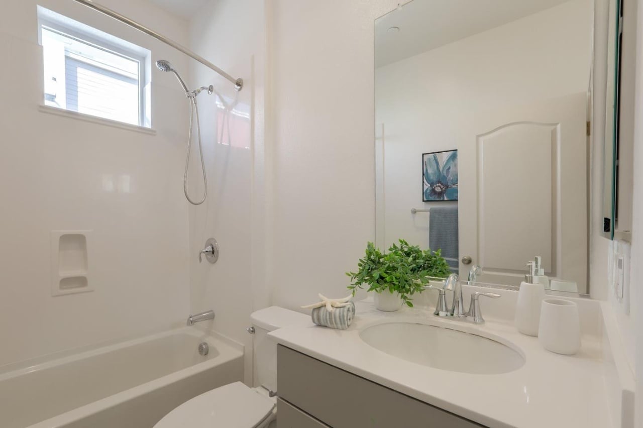 Building Photo - 5513 Great Oaks Pky