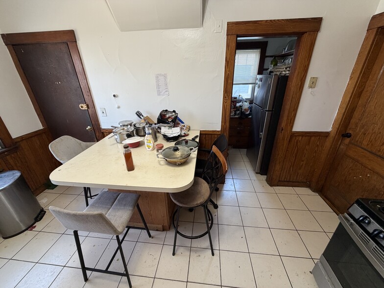 Building Photo - 23 Moraine St