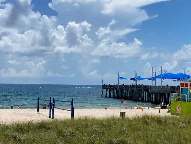 Building Photo - 305 N Pompano Beach Blvd