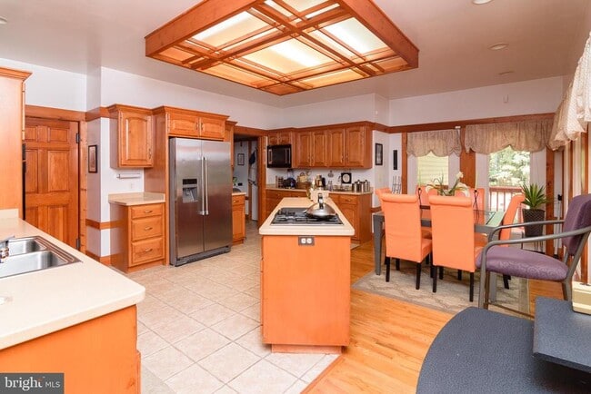 Building Photo - 23615 Quail Hollow Cir
