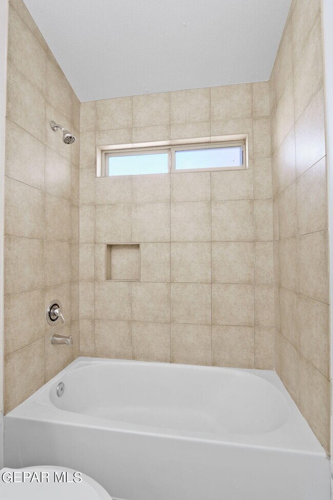 Building Photo - 3269 Maple Point Dr
