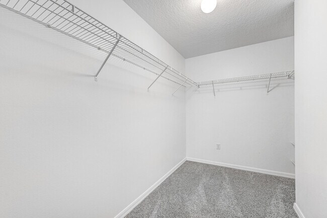 Building Photo - 1601 Wekiva Dr