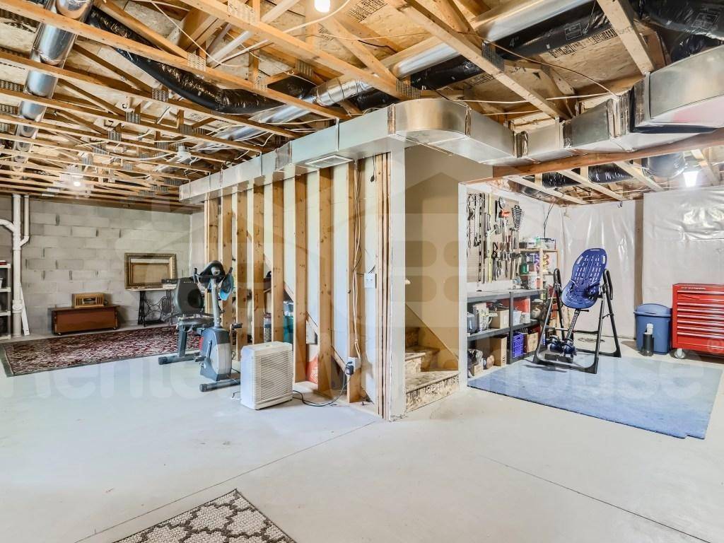 Building Photo - 6525 Appaloosa Ave N