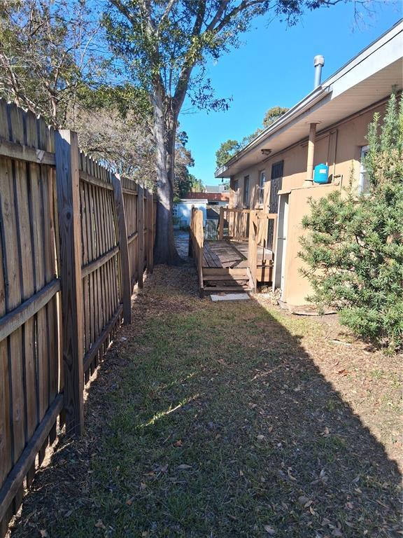 Building Photo - 710 4th Ave NW