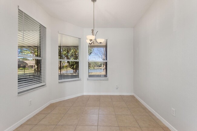 Building Photo - Spacious and beautifully maintained 5-bedroom, 3.5-bathroom two-story home