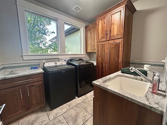 Building Photo - Luxury Living in StarView Estates - 4.98 A...