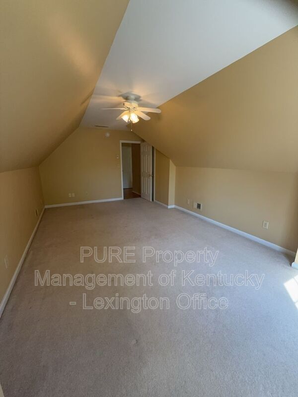 Building Photo - 4844 Clifford Cir