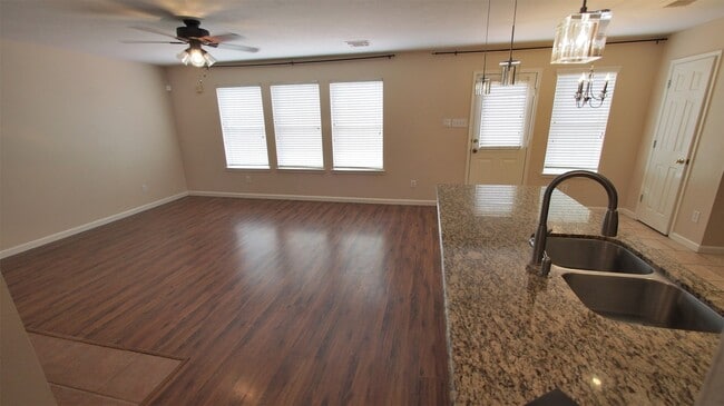 Building Photo - 21211 Bridge Springs Ln