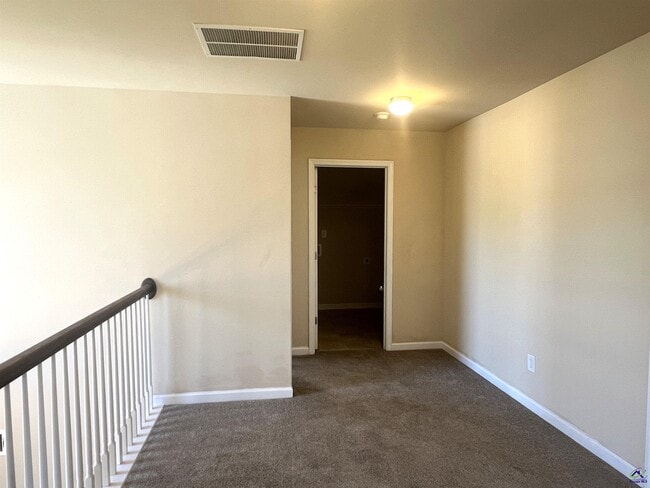 Building Photo - 807 Citrona Dr