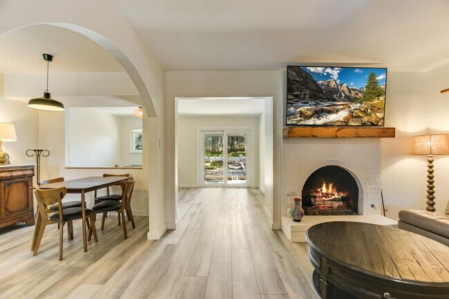 Building Photo - 6508 Sunnysky Way